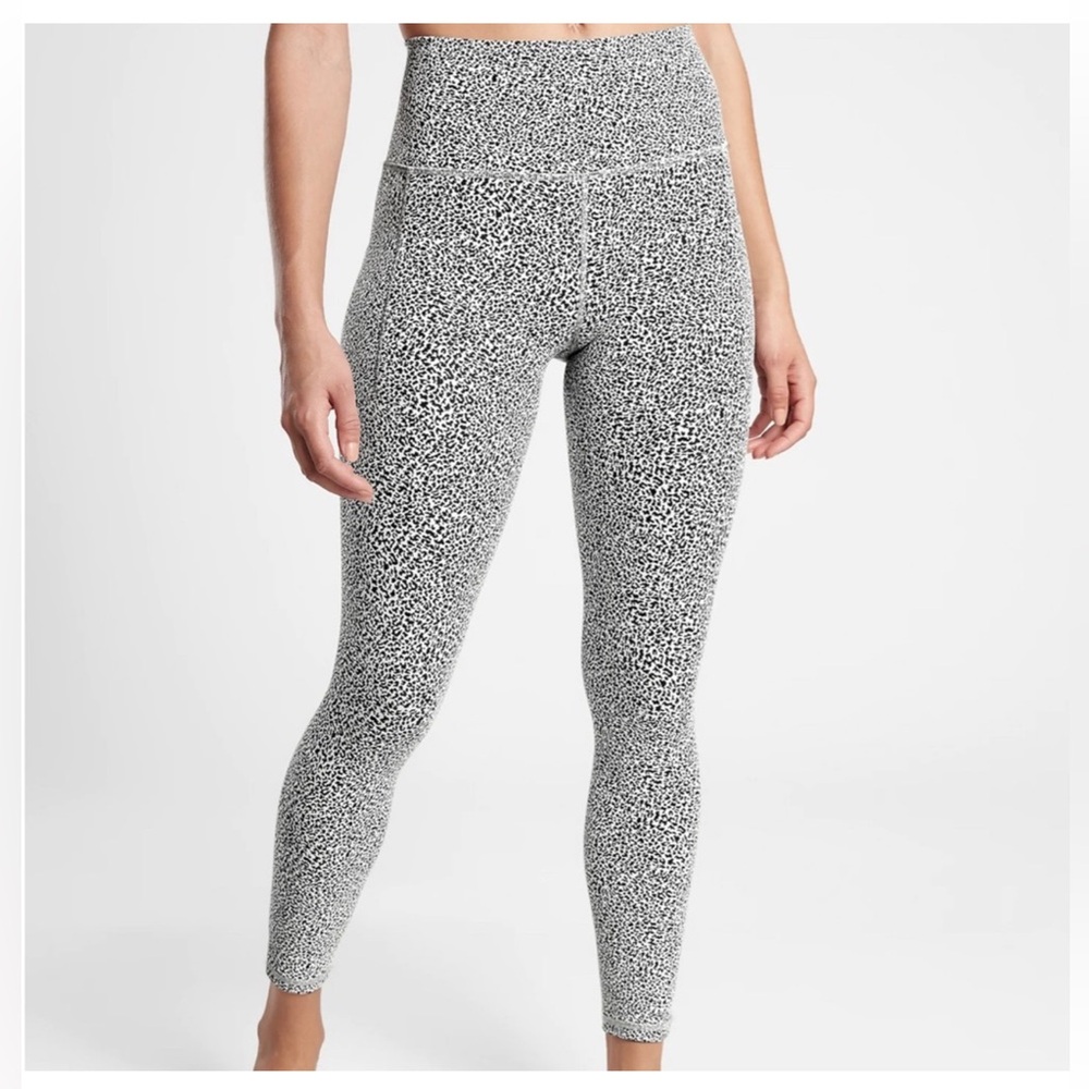 ATHLETA Salutation Stash Pocket 7/8 Textured Tight Leggings XS